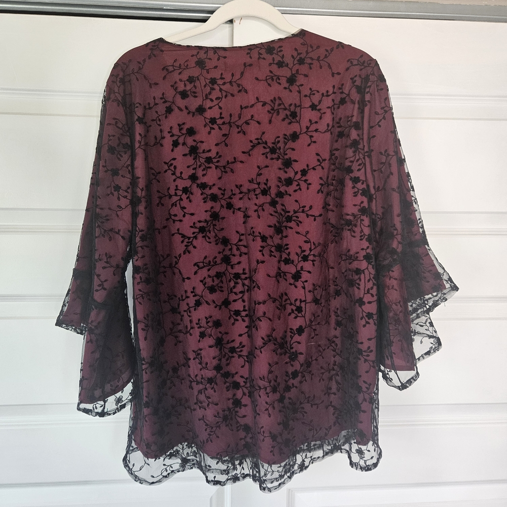 NWT BloomChic Burgundy & Black Lace Bell Sleeve Tunic Top - Size 12